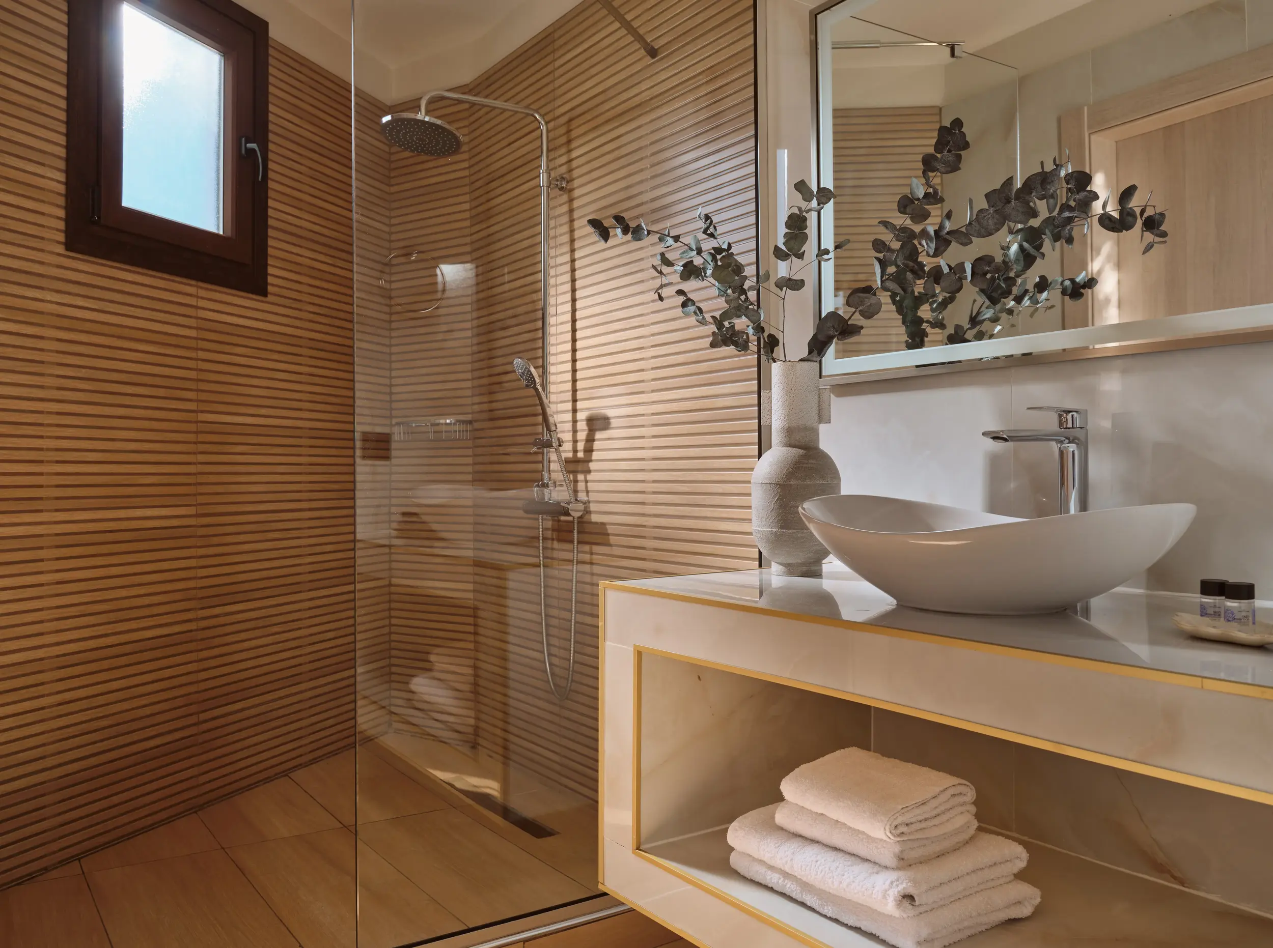 Castello bathroom 2 with washing machine and premium finishes